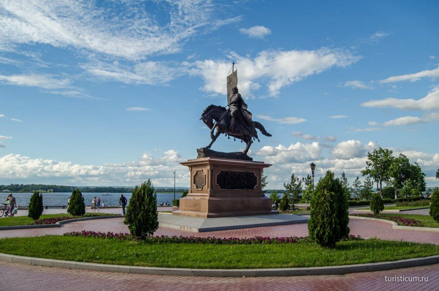 памятник князю Григорию Засекину