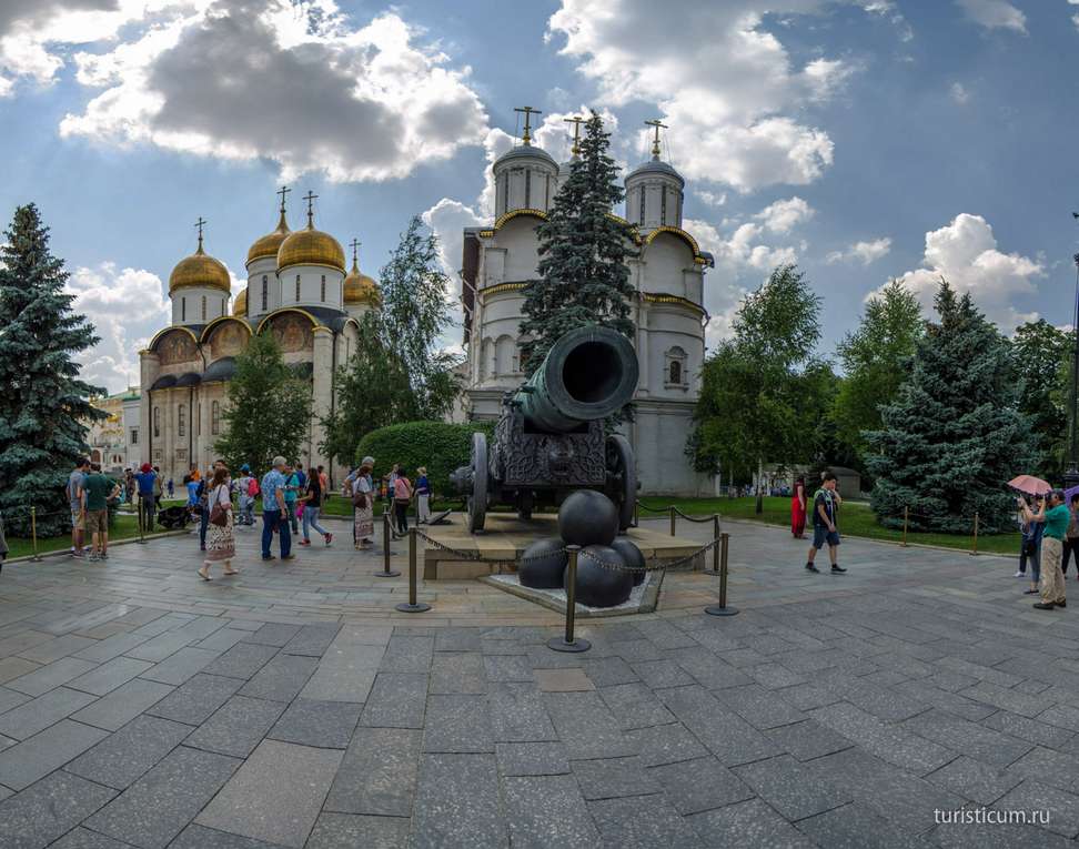 Соборная площадь Кремля